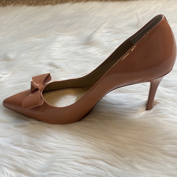 Ann Taylor Charlie Patent Bow Pump, Size 9, Blush Pink - Picture 12 of 15